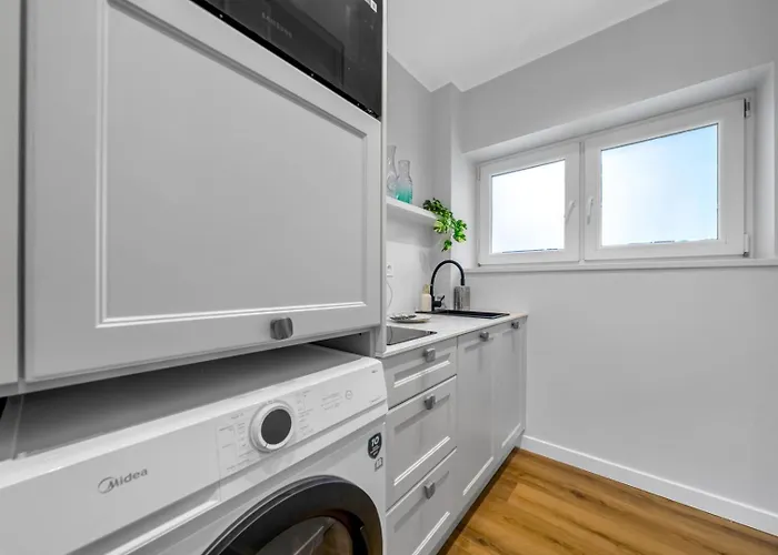 Saska Kepa - Vistula Nearby - By Rentujemy Apartament