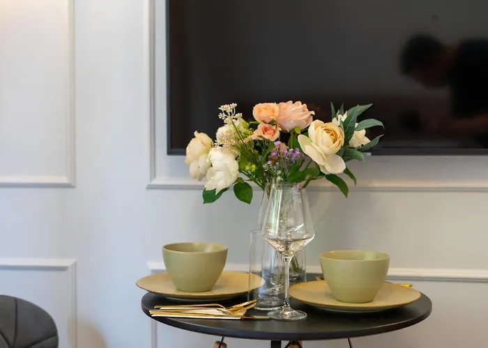 Saska Kepa - Vistula Nearby - By Rentujemy Apartman Varsó