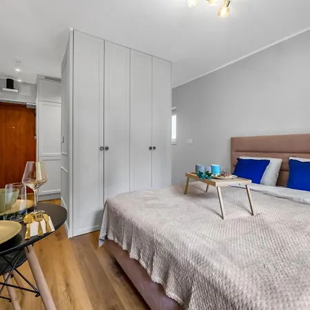 Apartment Saska Kepa - Vistula Nearby - By Rentujemy *