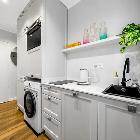 Apartment Saska Kepa - Vistula Nearby - By Rentujemy